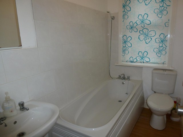  Image of 2 Bedroom Flat to rent at 60 Waverley Road  Southsea, PO5 2PP
