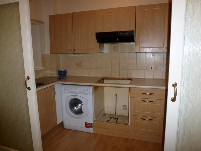 Image of 2 Bedroom Flat to rent at 60 Waverley Road  Southsea, PO5 2PP