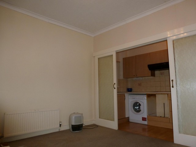  Image of 2 Bedroom Flat to rent at 60 Waverley Road  Southsea, PO5 2PP