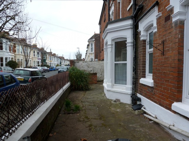  Image of 2 Bedroom Flat to rent at 60 Waverley Road  Southsea, PO5 2PP
