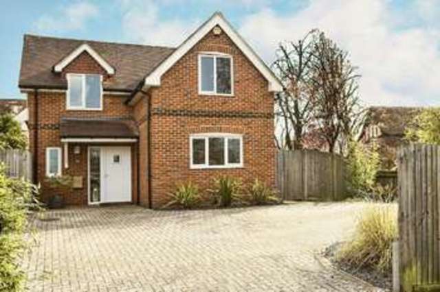  Image of 3 Bedroom Detached for sale at Wellington Avenue  Reading, RG2 7BP