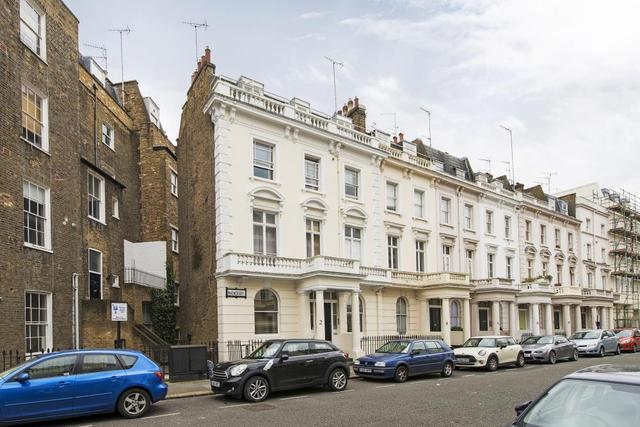 Image of 1 Bedroom Flat to rent at Winchester Street  London, SW1V 4ND