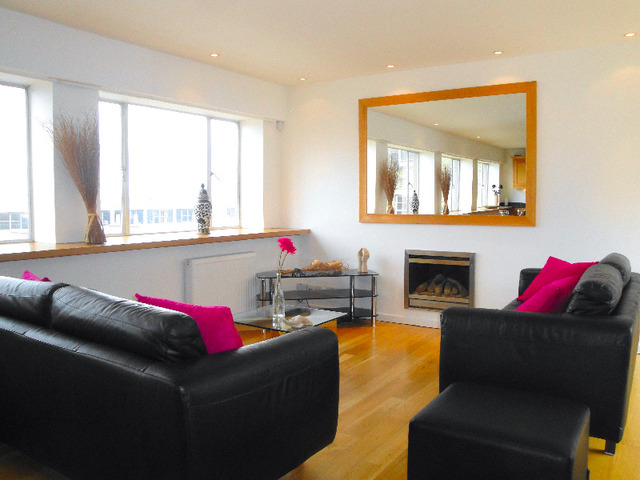  Image of 3 Bedroom Flat to rent at New Town Edinburgh Edinburgh, EH2 4JF