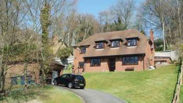  Image of 4 Bedroom Detached for sale at Penn, HP10 8JJ
