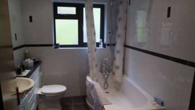  Image of 4 Bedroom Detached for sale at Penn, HP10 8JJ