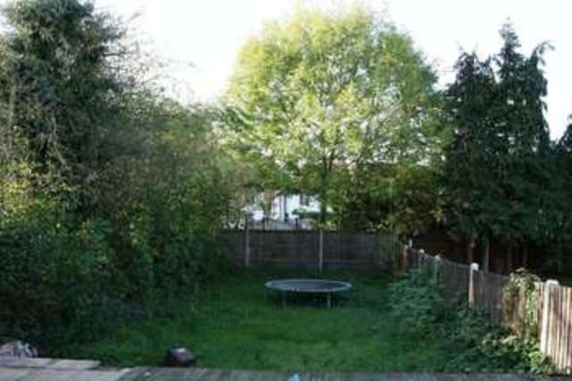  Image of 3 Bedroom Semi-Detached for sale at Stanway Gardens  Edgware, HA8 9LN