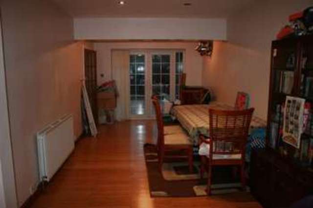  Image of 3 Bedroom Semi-Detached for sale at Stanway Gardens  Edgware, HA8 9LN