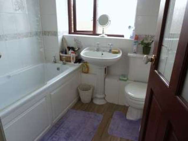 Image of 3 Bedroom Semi-Detached for sale at Alwin Road Shaw Oldham, OL2 7YD