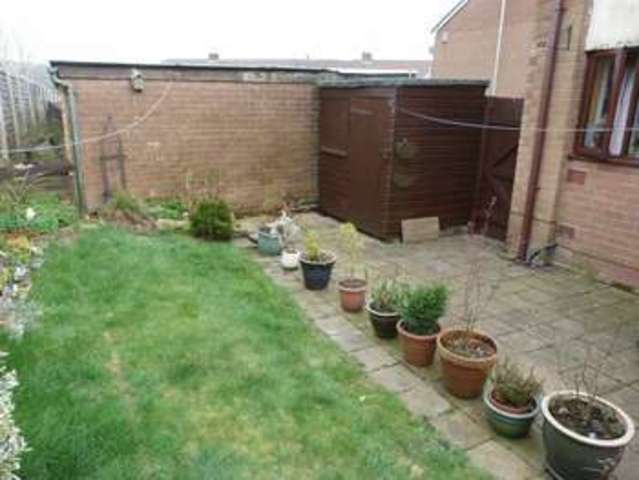  Image of 3 Bedroom Semi-Detached for sale at Alwin Road Shaw Oldham, OL2 7YD