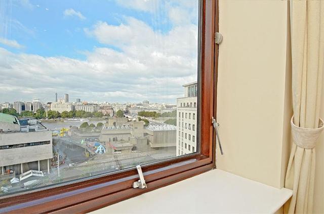  Image of 3 Bedroom Apartment to rent at London, SE1 8YW