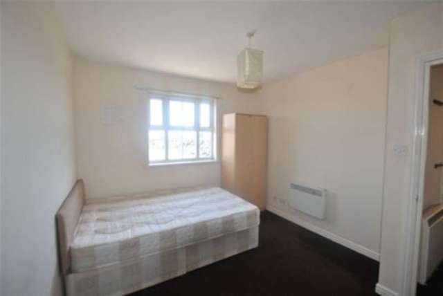  Image of 2 Bedroom Flat for sale at Berberis Court Hyacinth Close Ilford, IG1 2FT
