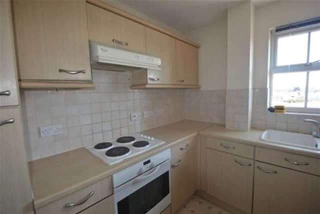  Image of 2 Bedroom Flat for sale at Berberis Court Hyacinth Close Ilford, IG1 2FT