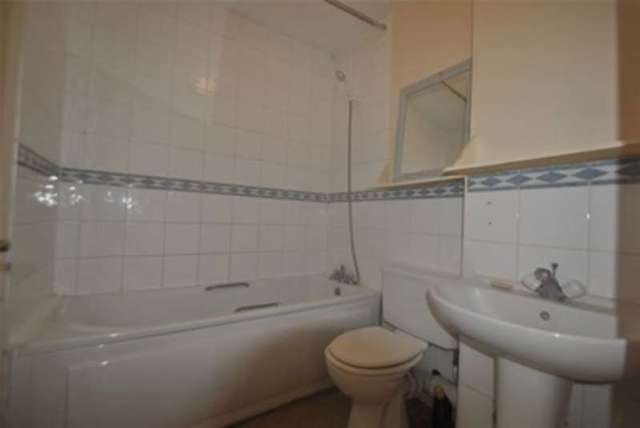  Image of 2 Bedroom Flat for sale at Berberis Court Hyacinth Close Ilford, IG1 2FT