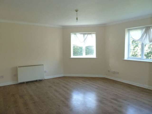  Image of 2 Bedroom Flat to rent at Blessing Way  Barking, IG11 0XH