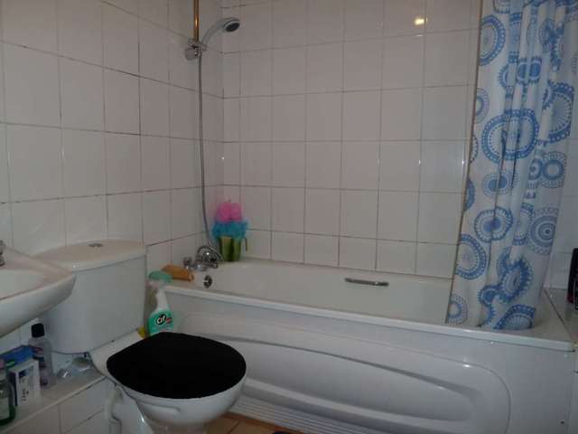  Image of 2 Bedroom Flat to rent at Blessing Way  Barking, IG11 0XH