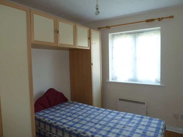  Image of 2 Bedroom Flat to rent at Blessing Way  Barking, IG11 0XH