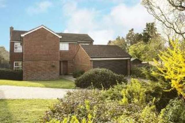  Image of 5 Bedroom Detached for sale at Brean Walk  Reading, RG6 5XD