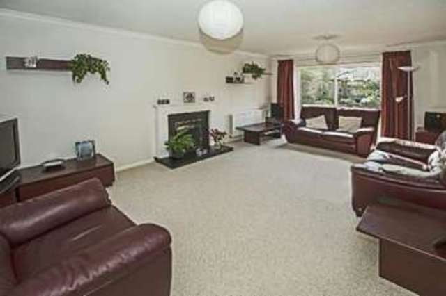  Image of 5 Bedroom Detached for sale at Brean Walk  Reading, RG6 5XD