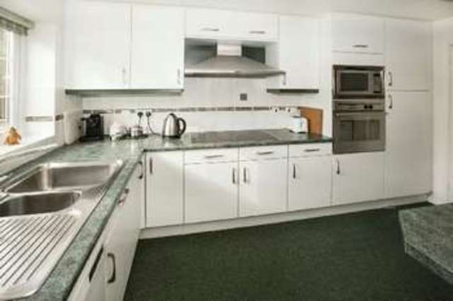  Image of 5 Bedroom Detached for sale at Brean Walk  Reading, RG6 5XD