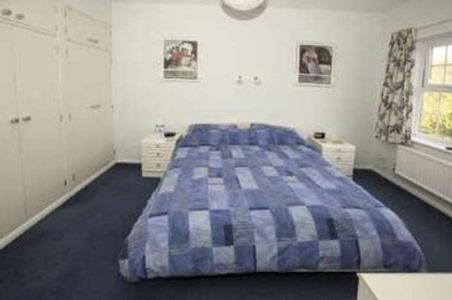  Image of 5 Bedroom Detached for sale at Brean Walk  Reading, RG6 5XD