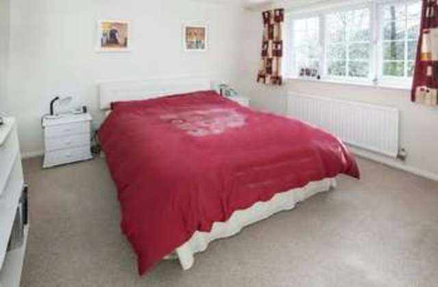  Image of 5 Bedroom Detached for sale at Brean Walk  Reading, RG6 5XD