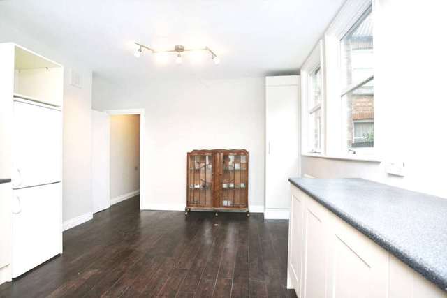  Image of 2 Bedroom Apartment to rent at Brettenham Road Walthamstow London, E17 5BA