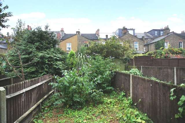 Image of 2 Bedroom Apartment to rent at Brettenham Road Walthamstow London, E17 5BA
