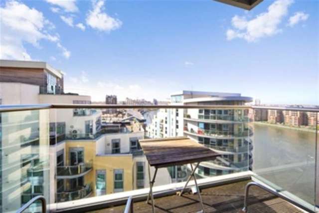  Image of 2 Bedroom Flat to rent at London, SW11 3GZ