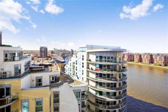  Image of 2 Bedroom Flat to rent at London, SW11 3GZ
