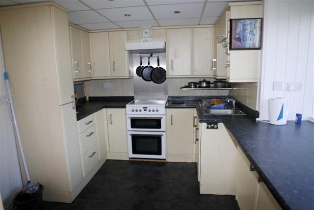  Image of 3 Bedroom End of Terrace for sale at Bramley  Kirkstall, LS13 2RU