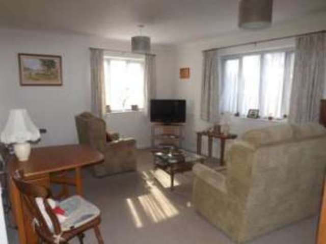  Image of 2 Bedroom Flat for sale at Cleeve Road Bristol Mangotsfield, BS16 6AD