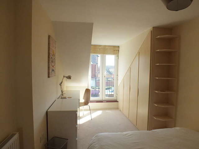  Image of 1 Bedroom Detached to rent at Shinfield Reading Berkshire, RG2 9FL