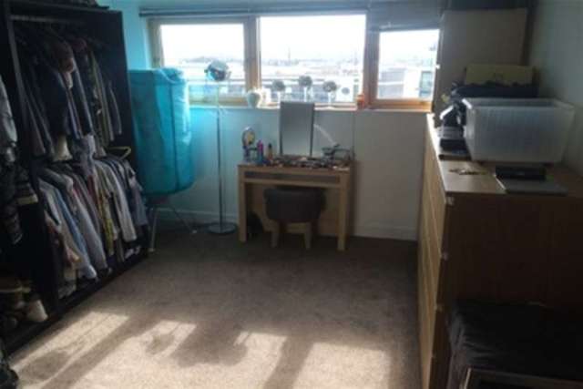  Image of Property to rent at Leeds, LS10 1LQ