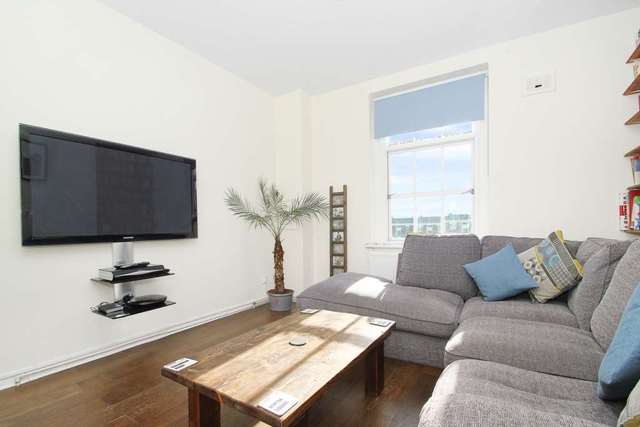  Image of 3 Bedroom Flat for sale at Corfield Street Bethnal Green London, E2 0DP