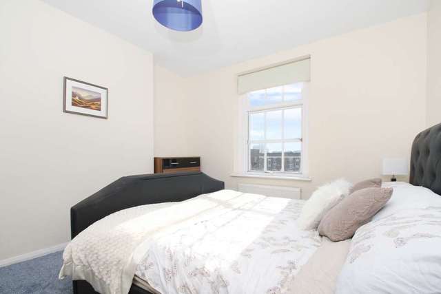  Image of 3 Bedroom Flat for sale at Corfield Street Bethnal Green London, E2 0DP