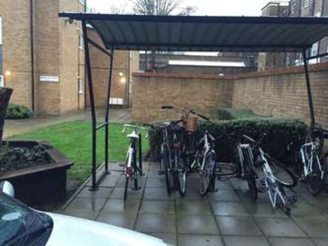  Image of 2 Bedroom Flat to rent at Dairy Farm Place  London, SE15 2NE