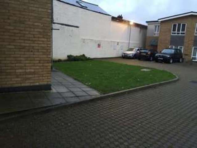  Image of 2 Bedroom Flat to rent at Dairy Farm Place  London, SE15 2NE