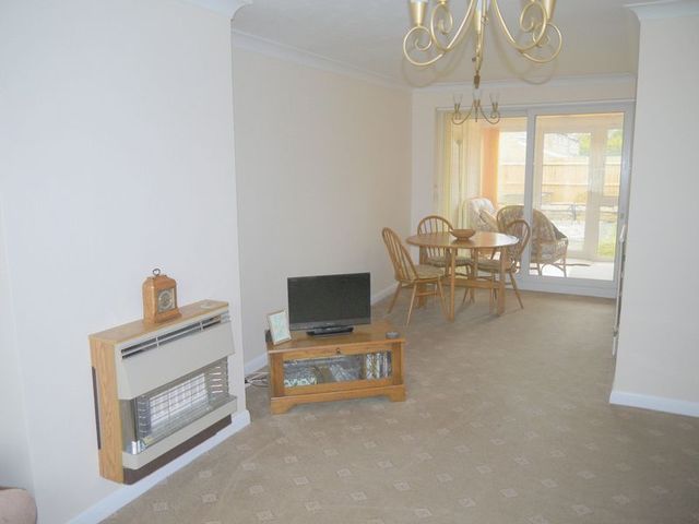  Image of 3 Bedroom Semi-Detached for sale at Mellstock Road  Aylesbury, HP21 7NU