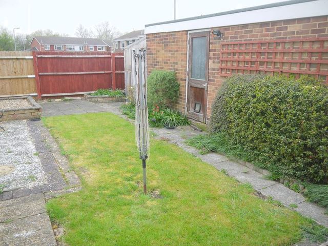  Image of 3 Bedroom Semi-Detached for sale at Mellstock Road  Aylesbury, HP21 7NU