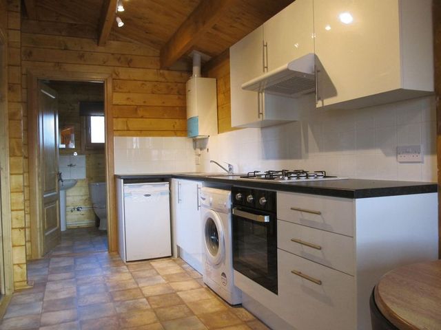  Image of 2 Bedroom Detached to rent at Evesham Road Offenham Evesham, WR11 8SA