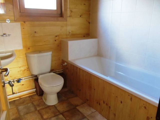  Image of 2 Bedroom Detached to rent at Evesham Road Offenham Evesham, WR11 8SA
