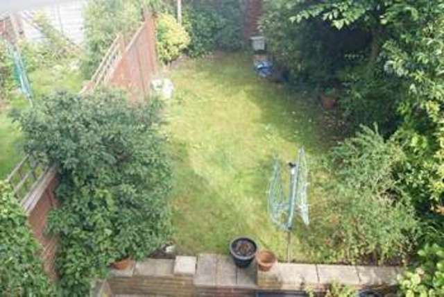  Image of 1 Bedroom Detached to rent at Field End  Farnham, GU9 9HZ