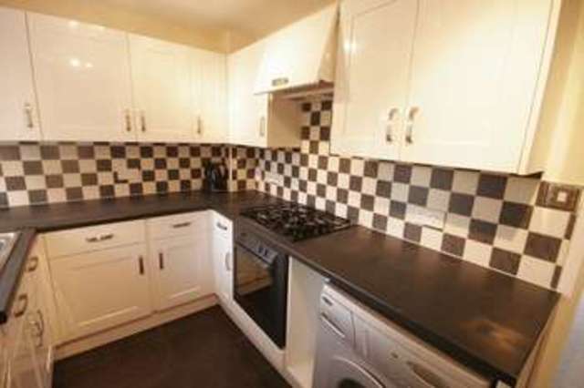  Image of 1 Bedroom Detached to rent at Field End  Farnham, GU9 9HZ