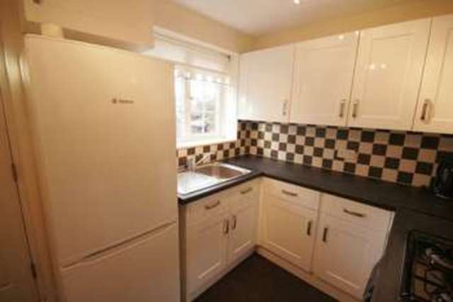  Image of 1 Bedroom Detached to rent at Field End  Farnham, GU9 9HZ