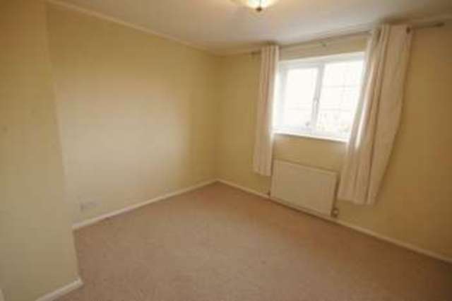  Image of 1 Bedroom Detached to rent at Field End  Farnham, GU9 9HZ