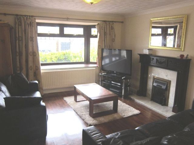  Image of 5 Bedroom Property to rent at Furtherfield Norden Rochdale, OL11 5PJ