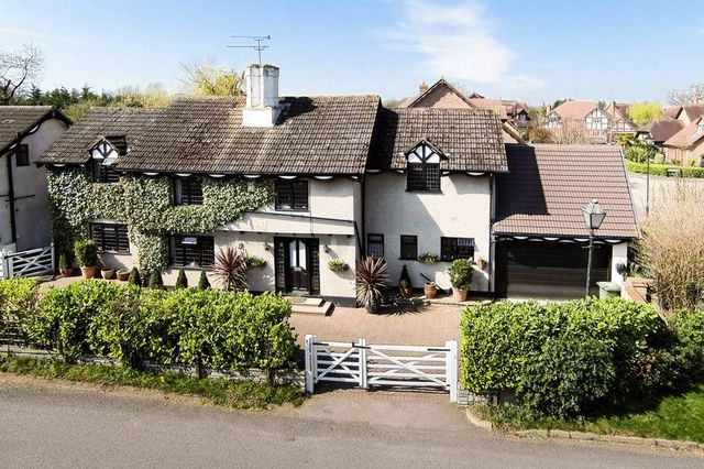  Image of 5 Bedroom Detached for sale at Burton Lane Goffs Oak Waltham Cross, EN7 6SJ