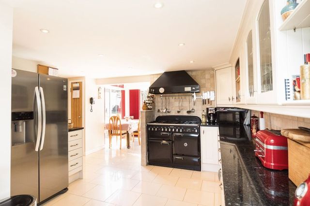  Image of 5 Bedroom Detached for sale at Burton Lane Goffs Oak Waltham Cross, EN7 6SJ