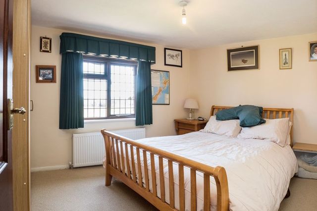  Image of 5 Bedroom Detached for sale at Burton Lane Goffs Oak Waltham Cross, EN7 6SJ