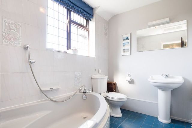  Image of 5 Bedroom Detached for sale at Burton Lane Goffs Oak Waltham Cross, EN7 6SJ
